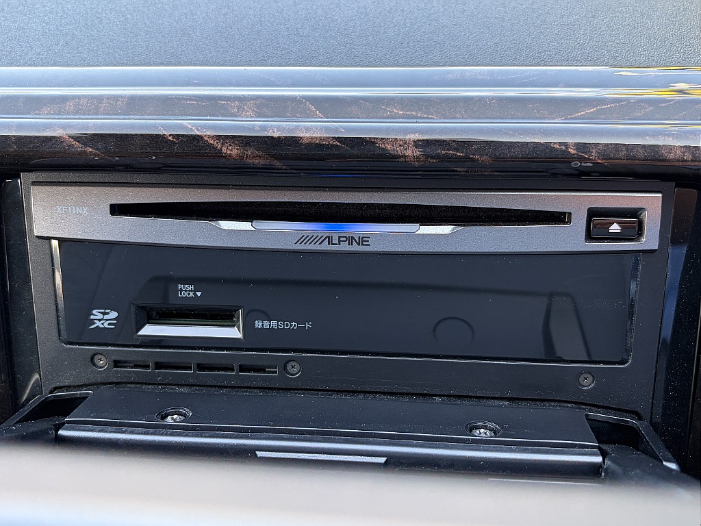 アルパインナビはCD.DVD機能付きです！