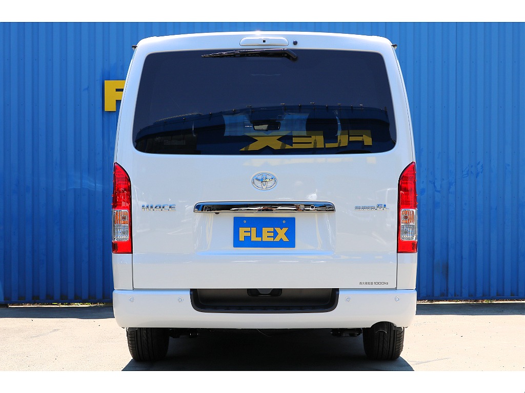 FLEXフロントスポイラー　FLEXオーバーフェンダー　FLEXアーバングランデホイール　グッドイヤーナスカータイヤ　両側パワースライドドア完備♪