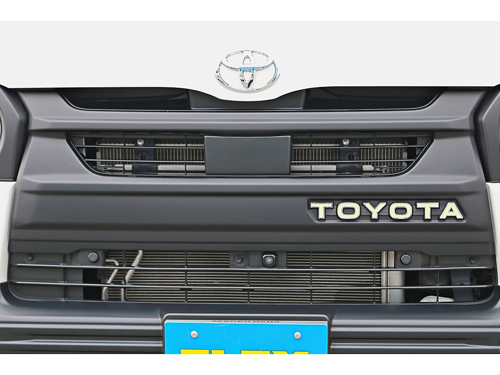 ＦＬＥＸ　ReClassicフェイスキット♪　オリジナルのキュートな丸目ヘッドライトとTOYOTAロゴ入りのクラシックなフロントグリル♪