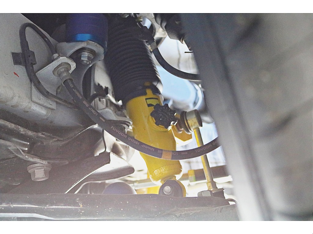 ＦＬＥＸ　減衰力が１４段階で調整でき“乗り味”を細かく調整可能♪