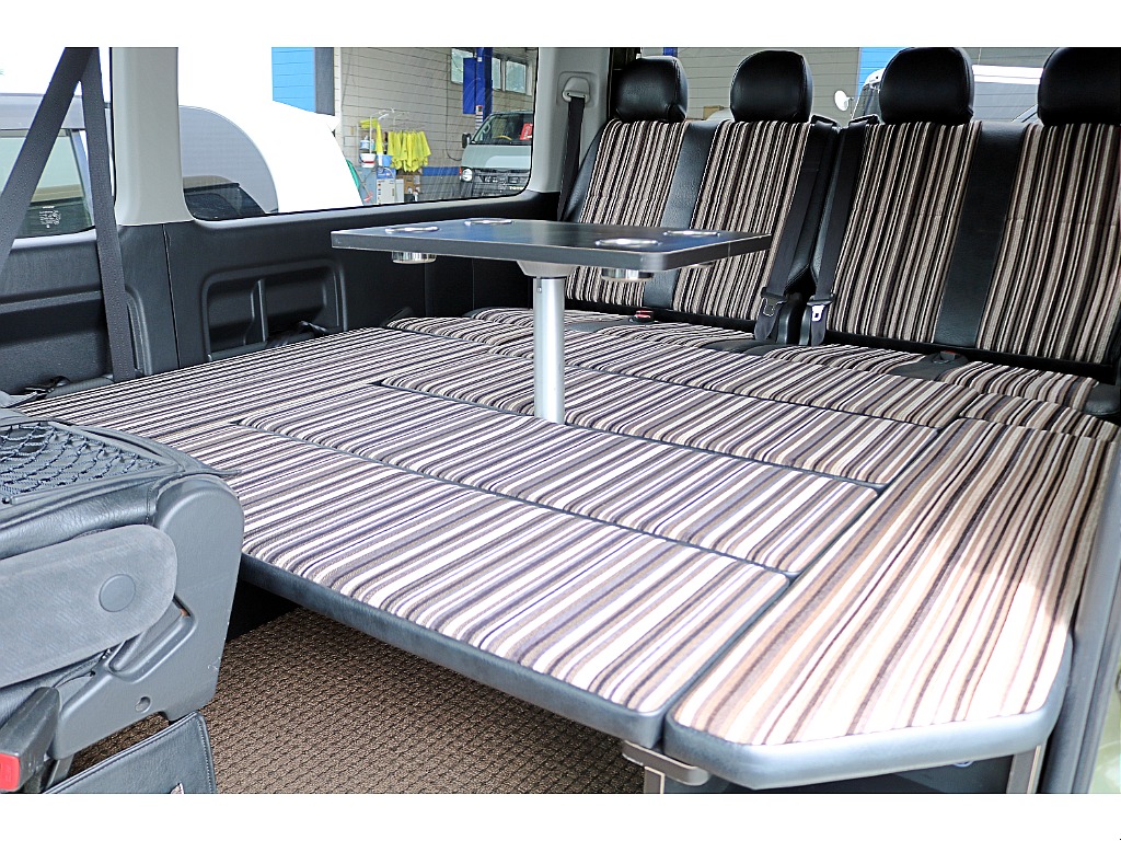 FLEXオリジナルR1内装♪ブラック×ストライプ柄♪マット展開で車中泊も！