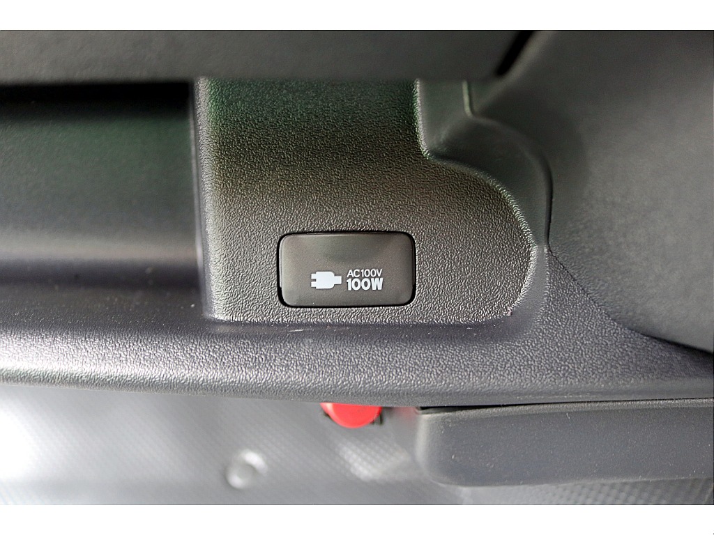 便利な装備や先進安全機能を搭載♪
