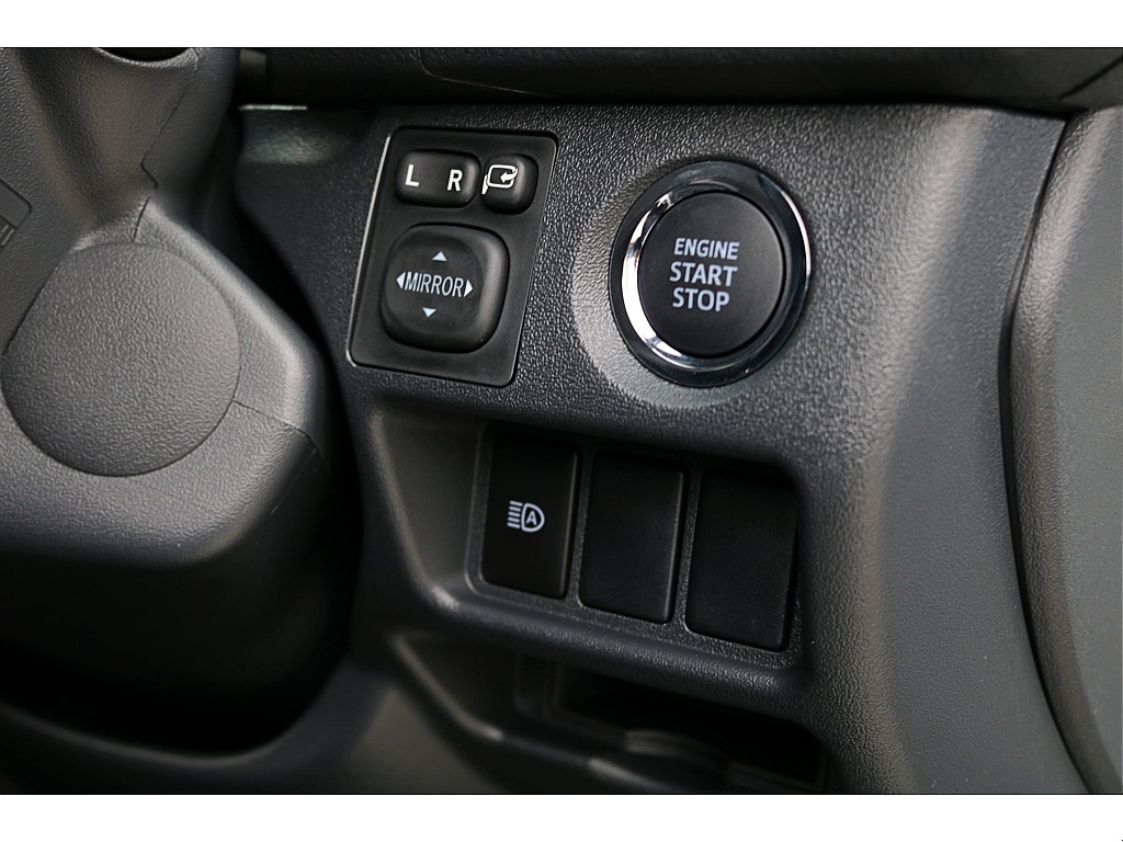 新車　ハイエースバン　ダークプライムⅡ　ディーゼル4WD　オフロードパッケージ♪