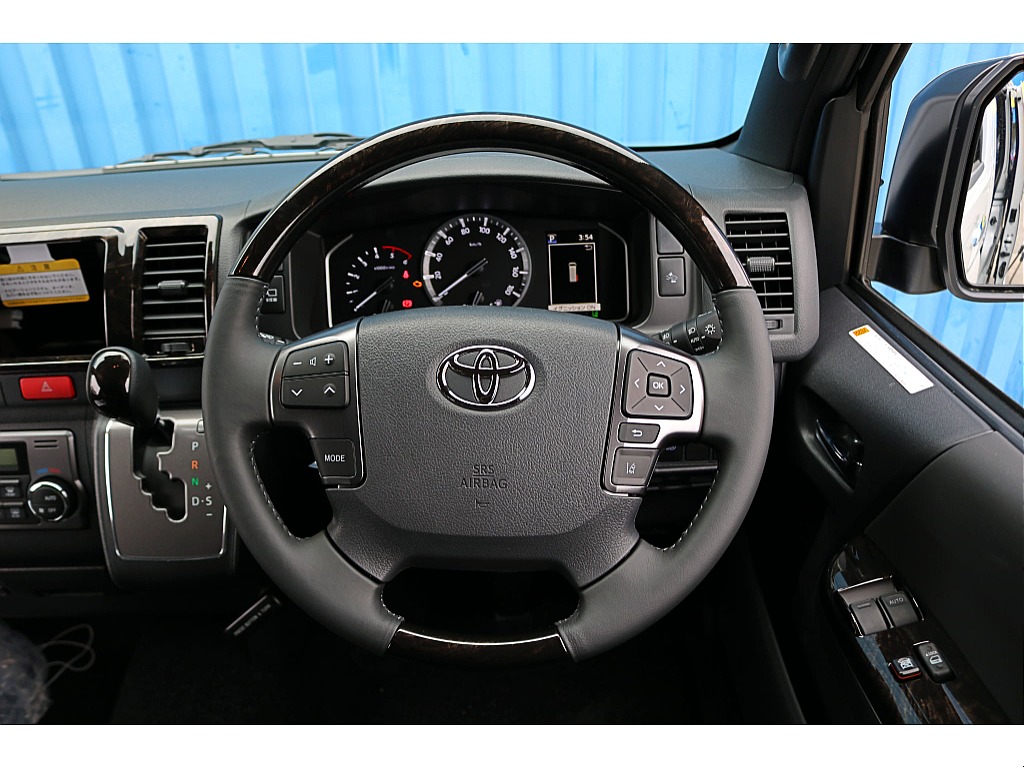 新車　ハイエースバン　ダークプライムⅡ　ディーゼル4WD　オフロードパッケージ♪