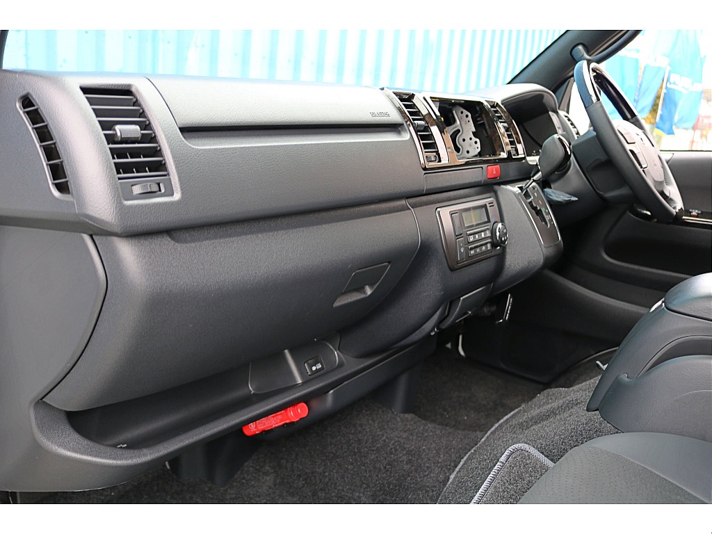 新車　ハイエースバン　ダークプライムⅡ　ディーゼル4WD　オフロードパッケージ♪