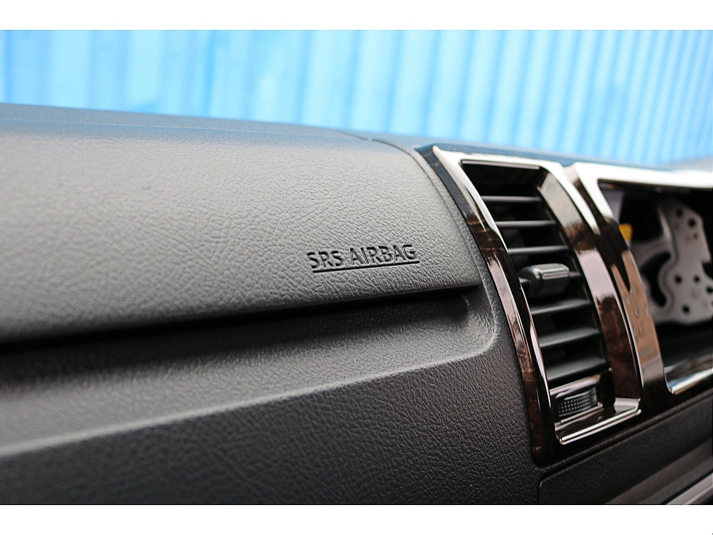 新車　ハイエースバン　ダークプライムⅡ　ディーゼル4WD　オフロードパッケージ♪