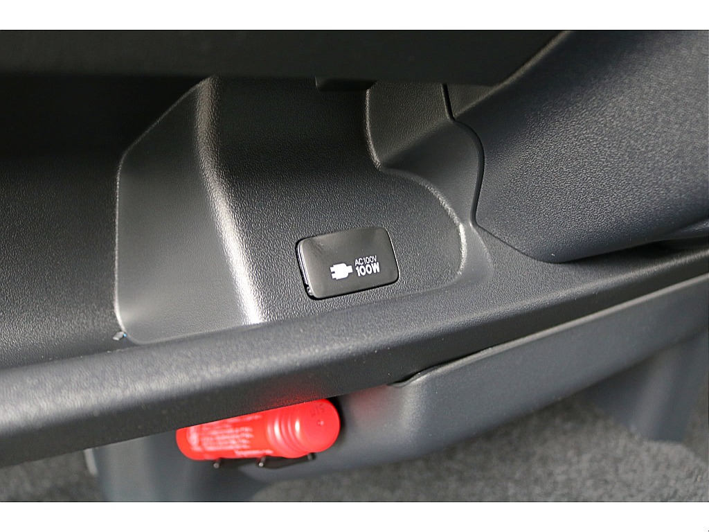 新車　ハイエースバン　ダークプライムⅡ　ディーゼル4WD　オフロードパッケージ♪