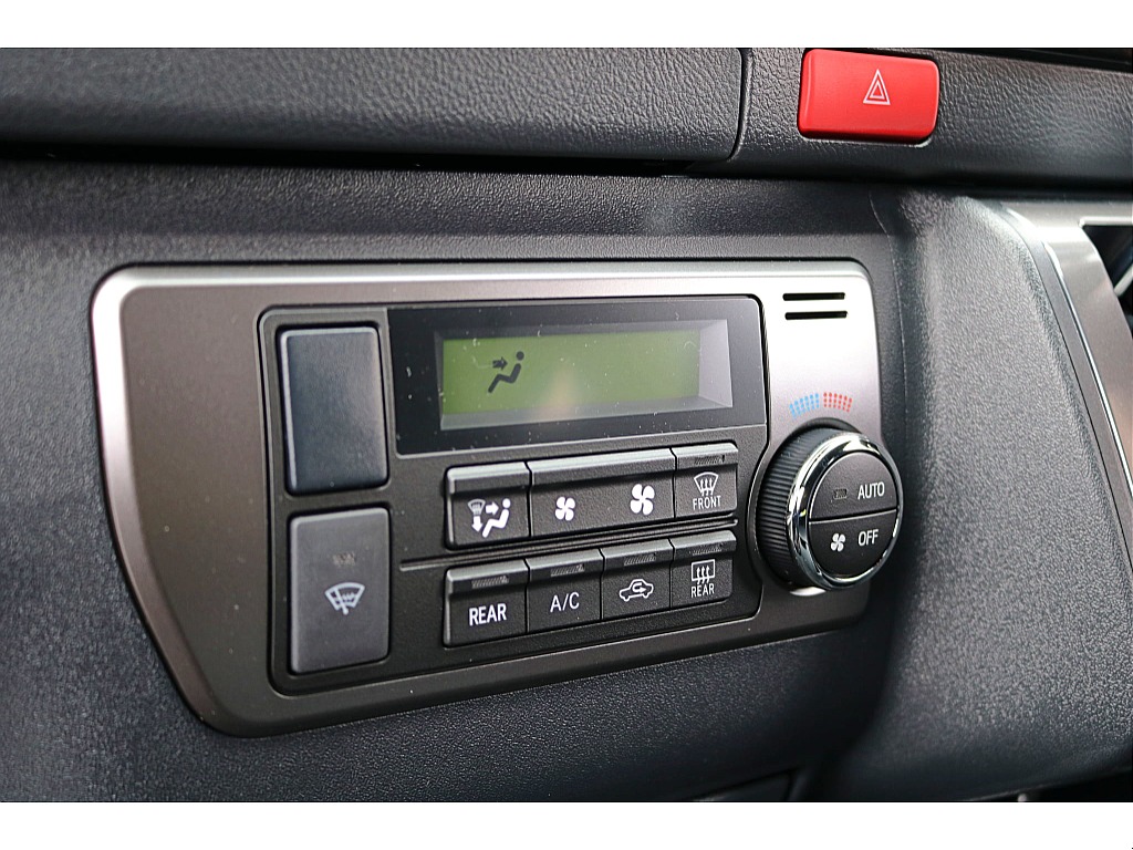 新車　ハイエースバン　ダークプライムⅡ　ディーゼル4WD　オフロードパッケージ♪