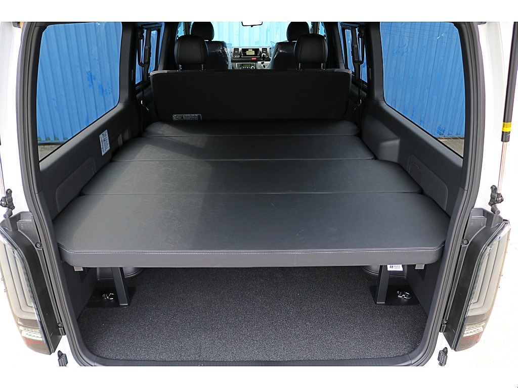 新車　ハイエースバン　ダークプライムⅡ　ディーゼル4WD　オフロードパッケージ♪