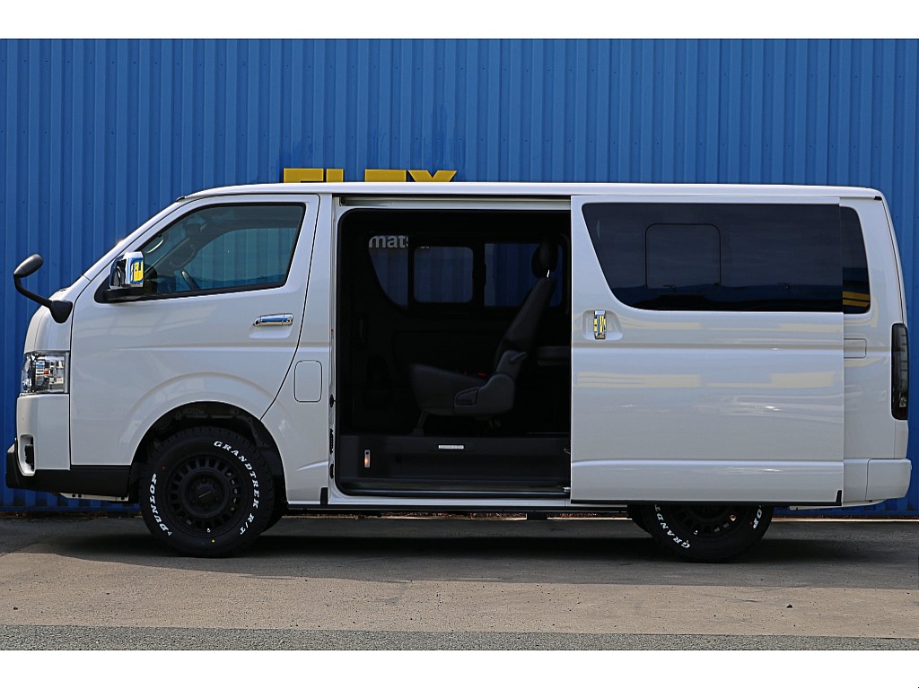 新車　ハイエースバン　ダークプライムⅡ　ディーゼル4WD　オフロードパッケージ♪