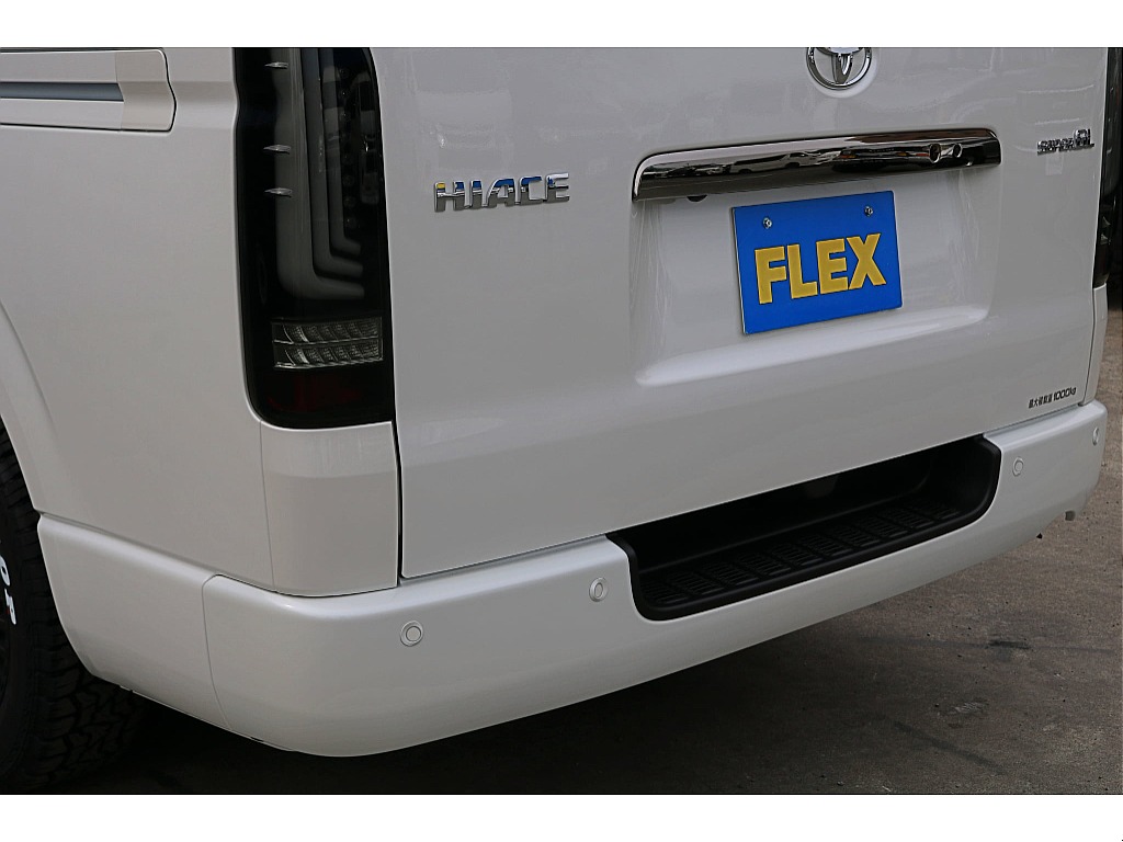 新車　ハイエースバン　ダークプライムⅡ　ディーゼル4WD　オフロードパッケージ♪