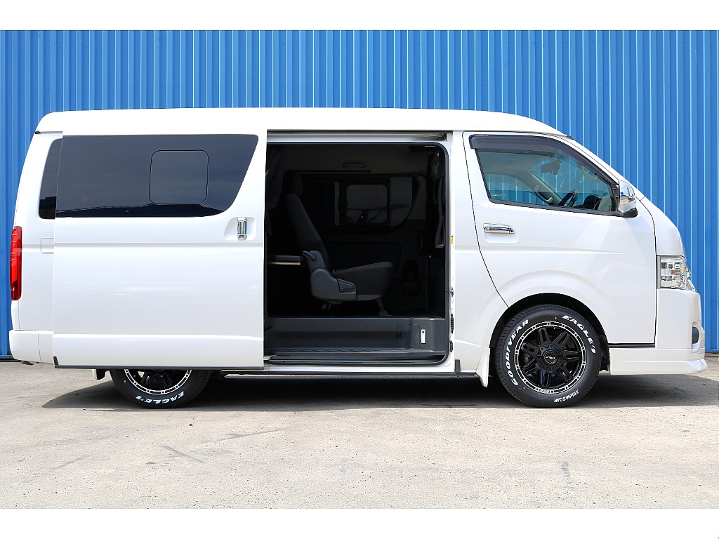 FLEXフロントスポイラー　ValentiLEDテールランプ　FLEXDelf04ホイール　グッドイヤーナスカータイヤ