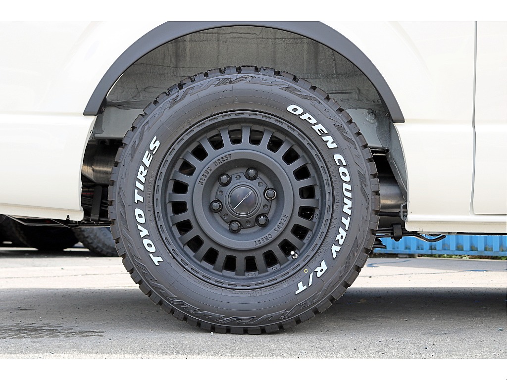 FLEX ReClassic　FLEX T-Forceフロントスポイラー　FLEXオーバーフェンダー　FLEXクラシックLEDテール　FLEXネクサスクレストNC1　TOYOオープンカントリーRT♪