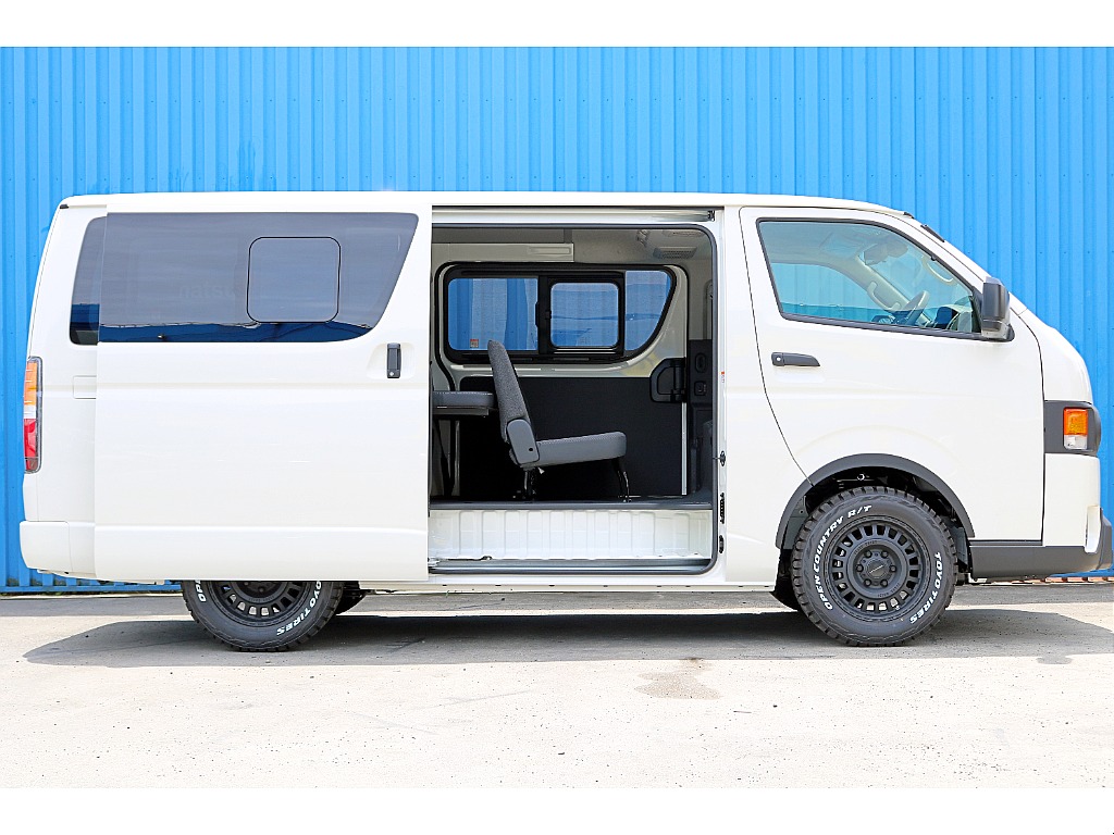 FLEX ReClassic　FLEX T-Forceフロントスポイラー　FLEXオーバーフェンダー　FLEXクラシックLEDテール　FLEXネクサスクレストNC1　TOYOオープンカントリーRT♪