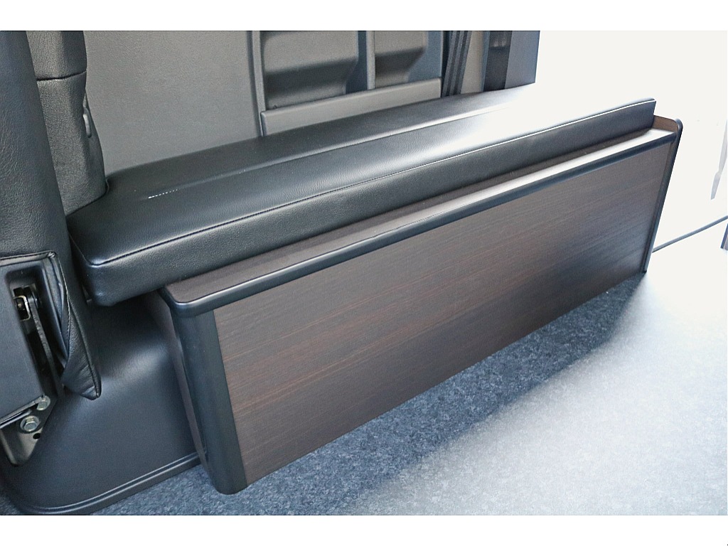 新車　ハイエースワゴンGL　4WD　内装架装【NEWAS】＆オフロードカスタム♪