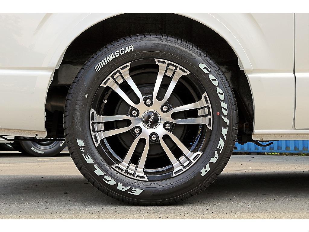 FLEXフロントスポイラー　FLEXリアスポイラー　FLEXオーバーフェンダー　FLEXラムダLEDテール　FLEXDELF02ホイール　グッドイヤーナスカータイヤ　ガッツミラーボディ同色ペイント♪
