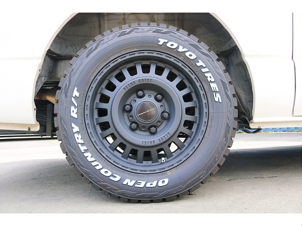 FLEXネクサスクレストNC1ホイール　TOYOオープンカントリーR/T　TRDフロントバンパープロテクター　パノラミックビューモニター　デジタルインナーミラー　ＬＥＤヘッドランプ　ＴＳＳ完備♪