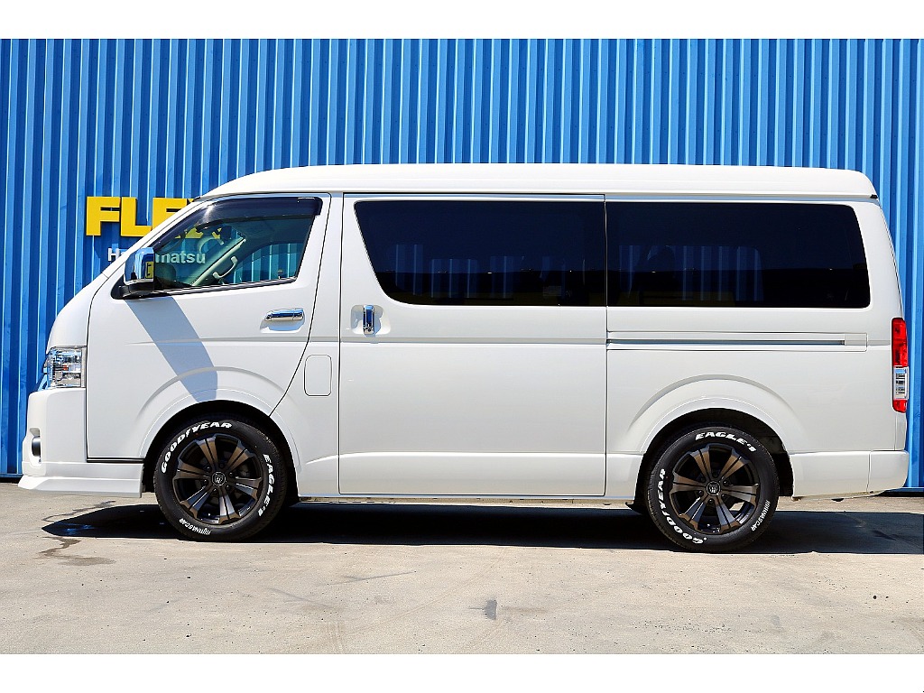 FLEXフロントスポイラー　FLEXオーバーフェンダー　FLEXアーバングランデホイール　ナスカータイヤ　ガッツミラーレス　パノラミックビューモニター　デジタルインナーミラー　１インチローダウン♪