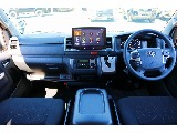 運転席周りは目線が高く見通しも良いです♪