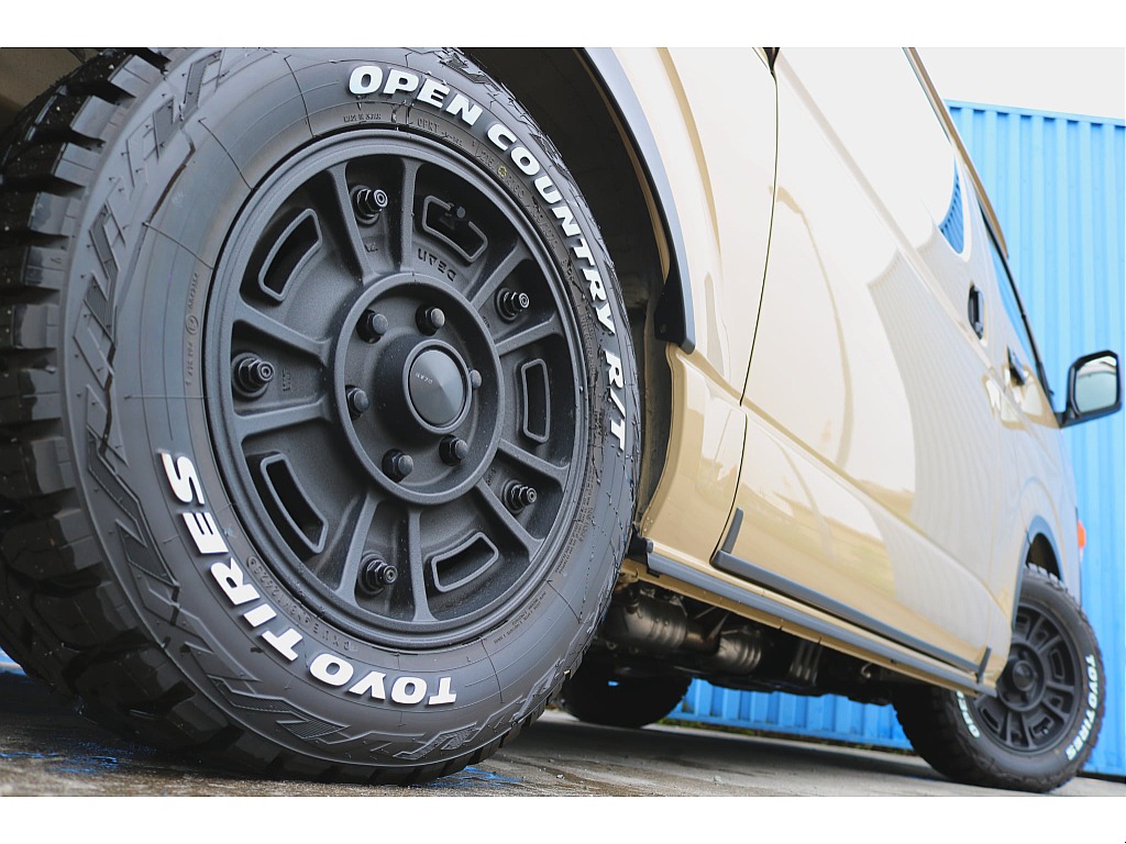 令和7年式　ハイエースバン　S-GL　８型　ベージュ　ReClassicパッケージ♪
