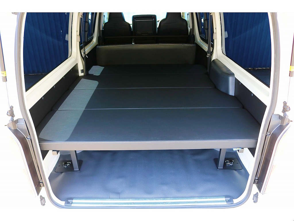 高さ調整可能！４分割ベッドキットで車中泊も楽しめます♪