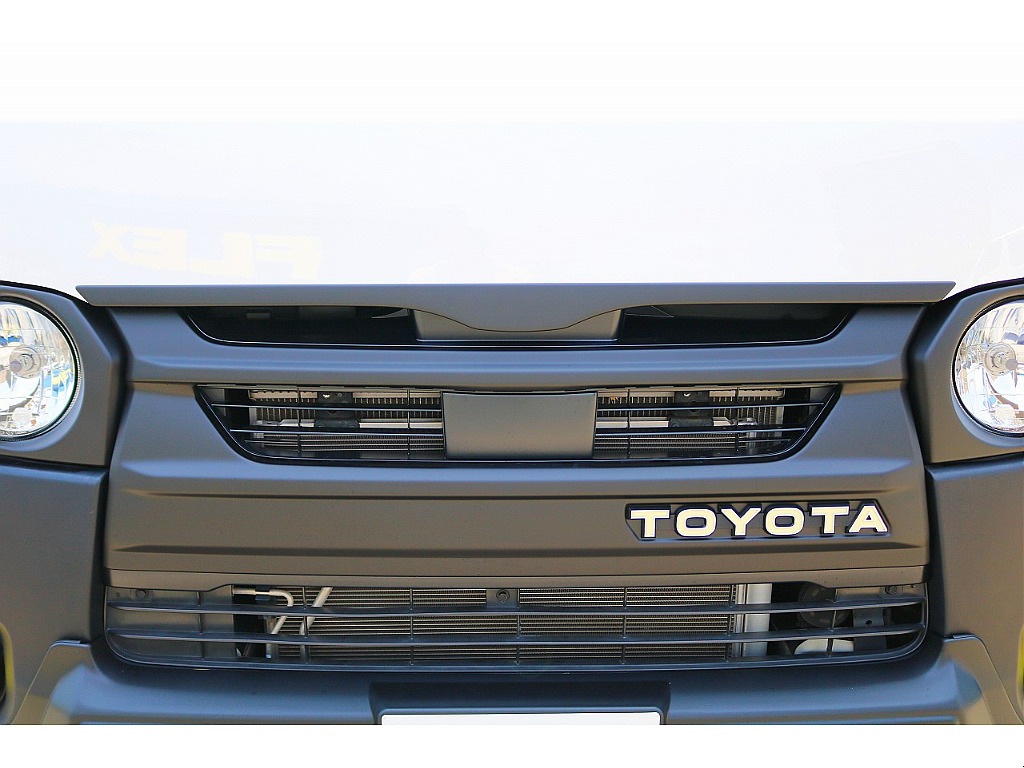TOYOTAロゴのReグリル付き☆ レトロな雰囲気が◎