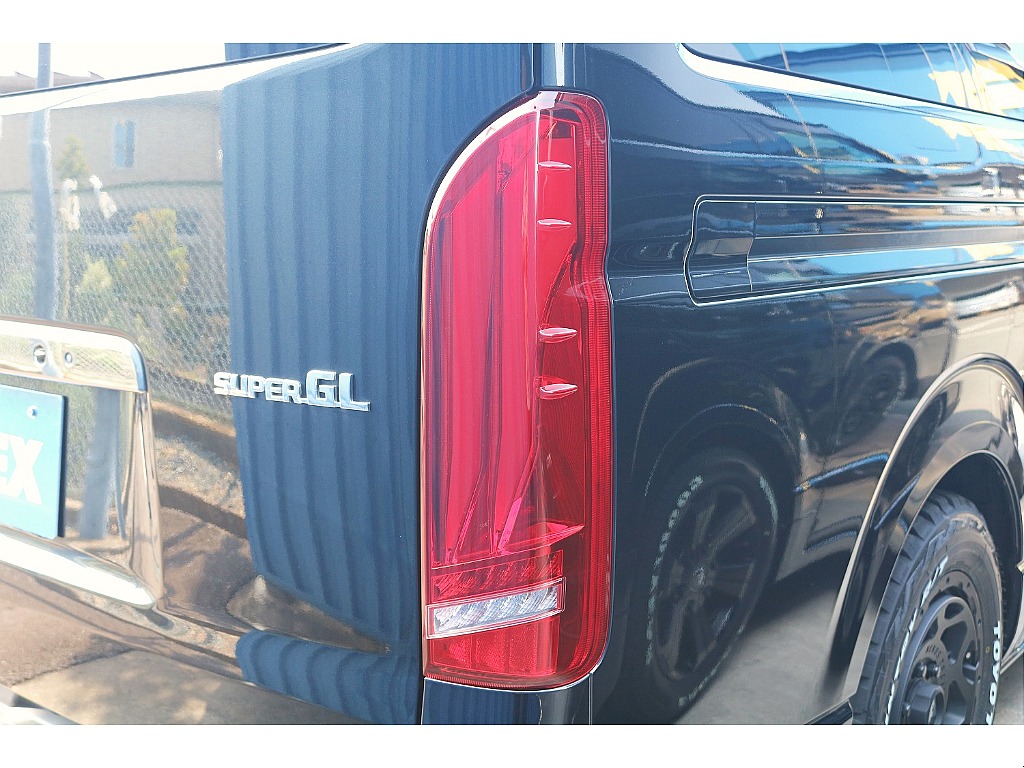 ＦＬＥＸ　ラムダＬＥＤテールランプ♪　個性を主張する強烈な赤のオリジナルカラーの新作テールランプ☆
