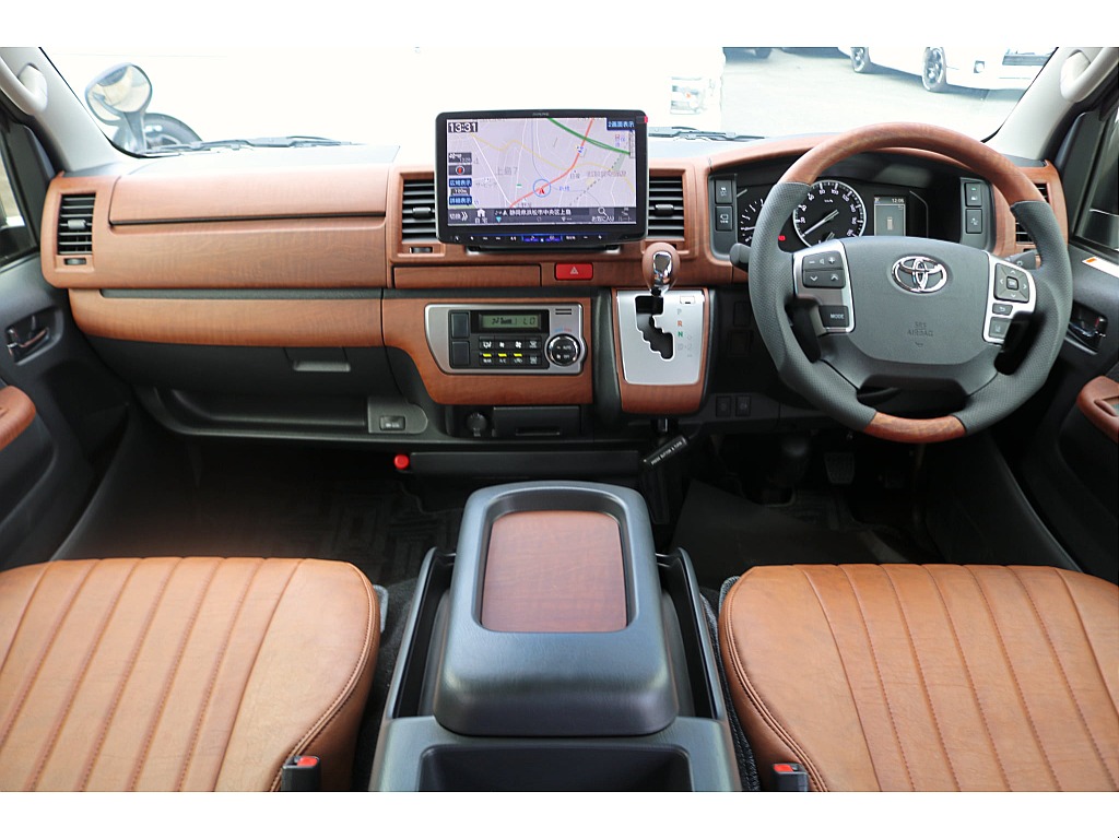 視点が高く、見通しが良い運転席。乗れば運転のしやすさが分かります♪