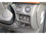 標準装備のステアリングリモコンをはじめ、使い易い位置に、使いたいスイッチ！
