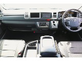 視点が高く、見通しが良い運転席。乗れば運転のしやすさが分かります♪