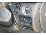 標準装備のステアリングリモコンをはじめ、使い易い位置に、使いたいスイッチ！