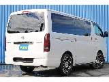 飾りすぎず程よくカスタムされた外装は落ち着いた仕上がりに♪