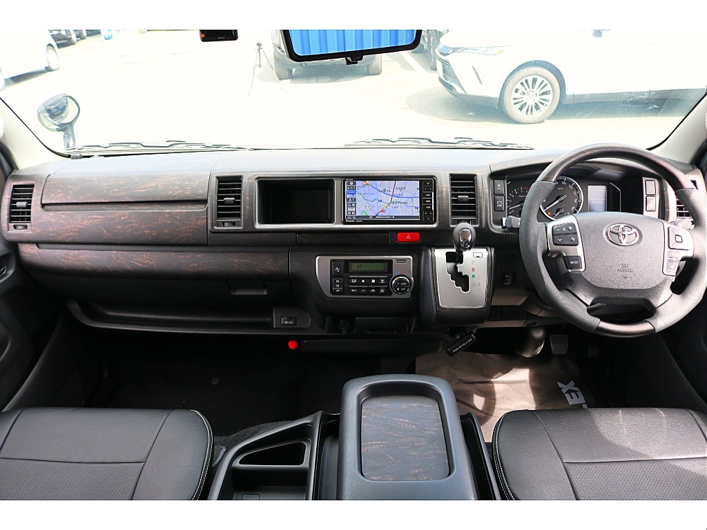 R4年式　ハイエースワゴン　内装架装　VER1　オリジナルカスタム♪