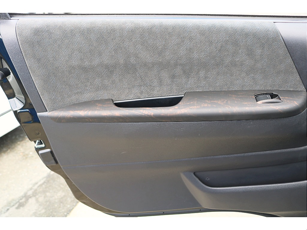 R4年式　ハイエースワゴン　内装架装　VER1　オリジナルカスタム♪