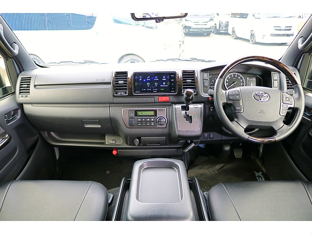視点が高く、見通しが良い運転席。乗れば運転のしやすさが分かります♪
