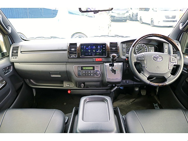 視点が高く、見通しが良い運転席。乗れば運転のしやすさが分かります♪