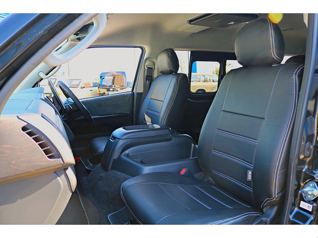 FLEXオリジナルシートカバー♪ブラックレザー調で高級感のある仕上がりに！