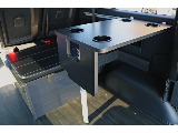 Ver.1内装　リビング仕様で車中泊はもちろん、家族での大移動も楽しく♪