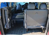 Ver.1内装　リビング仕様で車中泊はもちろん、家族での大移動も楽しく♪4列目シートは横に跳ね上げ可能！