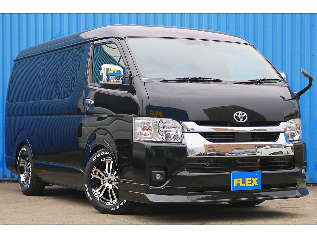 飾りすぎず程よくカスタムされた外装は落ち着いた仕上がりに♪2インチローダウン！