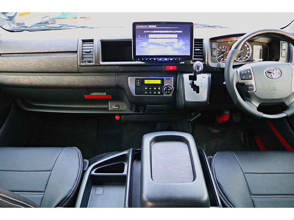 トヨタ ハイエース(5枚目)