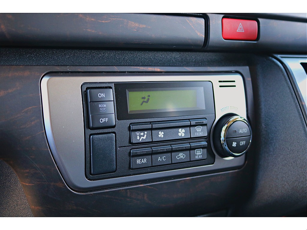 トヨタ ハイエース(10枚目)