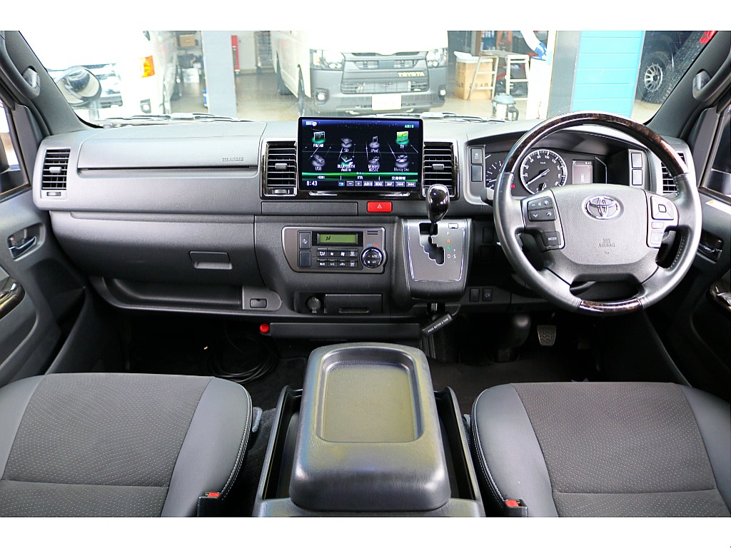 視点が高く、見通しが良い運転席。乗れば運転のしやすさが分かります♪