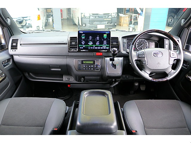 視点が高く、見通しが良い運転席。乗れば運転のしやすさが分かります♪