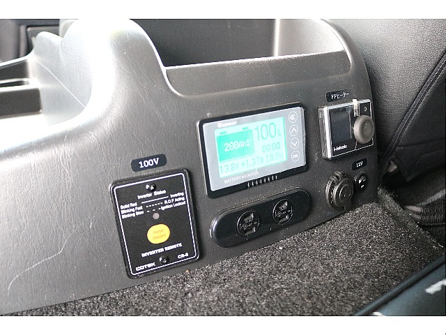 サブバッテリーシステム搭載♪ 車中泊にもどんな場面にも♪