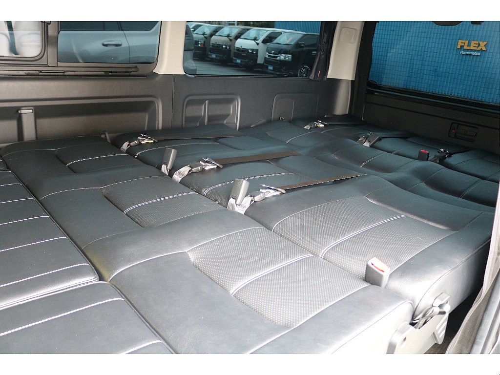 フルフラット展開も可能〇車中泊が楽しめます！！