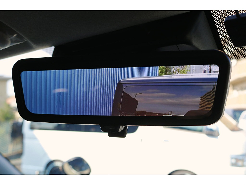 デジタルインナーミラー付♪ 後方確認も楽々に♪