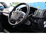 視点が高く、見通しが良い運転席。乗れば運転のしやすさが分かります♪