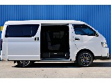 両側電動パワースライドドア完備 買い物袋を両手に持っていてもラクラク開閉♪