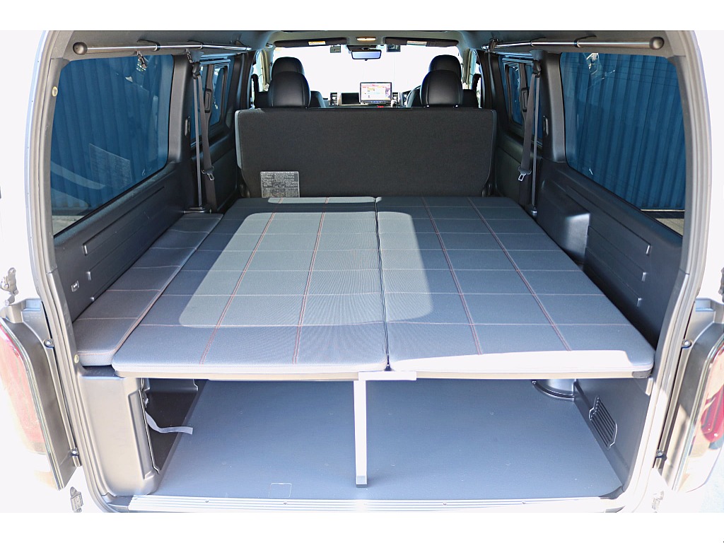MRT（マルチロールトランスポーター）Type2に専用のベッドキットを装備♪二段階に収納可能で積載も車中泊時も便利！